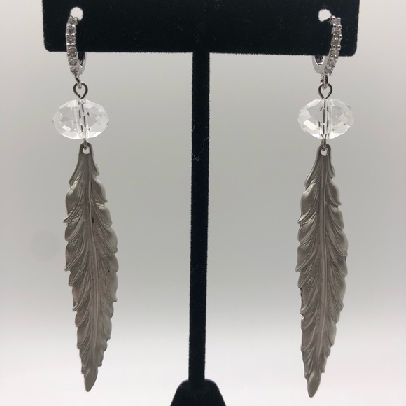 Playful drop earrings - Picture 5 of 7